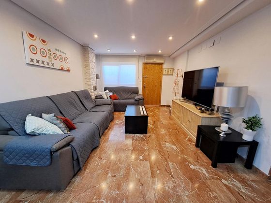 Foto 2 de Dúplex en venda a Carrús Est - Camí dels Magros de 4 habitacions amb terrassa i garatge