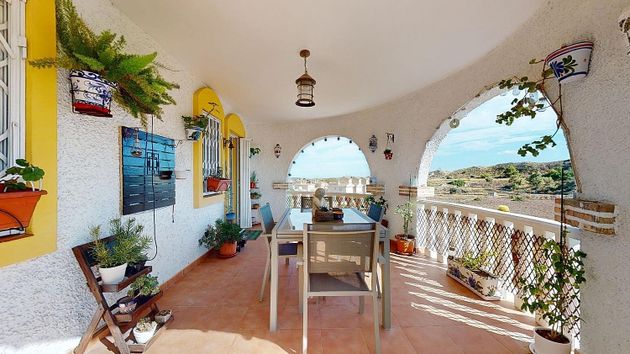 Foto 2 de Xalet en venda a Monforte del Cid de 4 habitacions amb terrassa i jardí