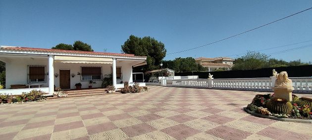 Foto 2 de Venta de chalet en Jubalcoi de 4 habitaciones con terraza y piscina