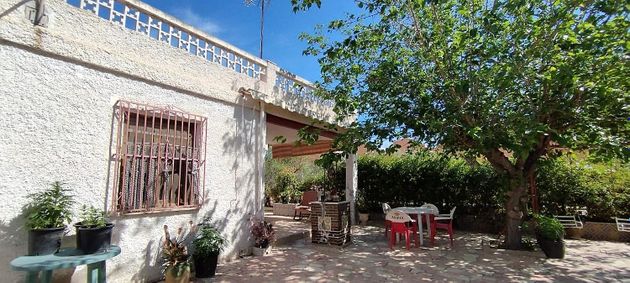 Foto 2 de Chalet en venta en Torrellano de 4 habitaciones con terraza y piscina