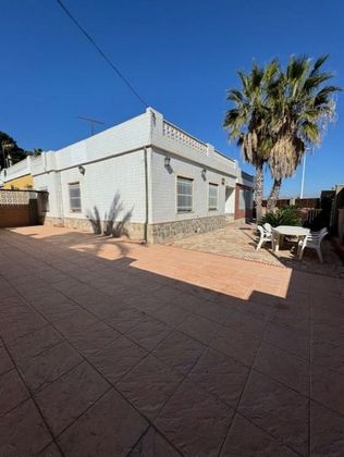 Foto 2 de Venta de chalet en El Altet de 3 habitaciones con terraza y garaje