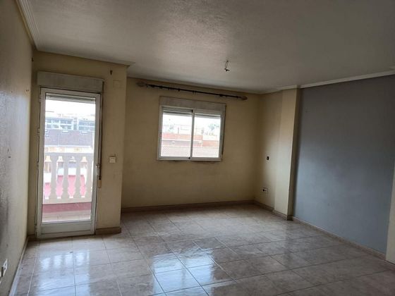 Foto 1 de Venta de piso en Almoradí de 3 habitaciones con terraza
