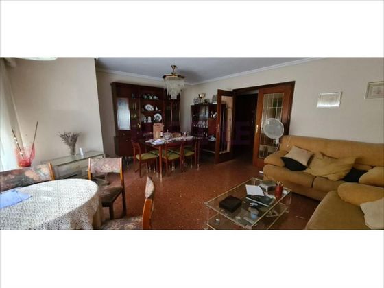 Foto 1 de Pis en venda a Villena de 4 habitacions amb garatge i ascensor