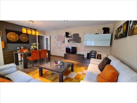 Foto 2 de Pis en venda a Villena de 4 habitacions amb garatge i balcó