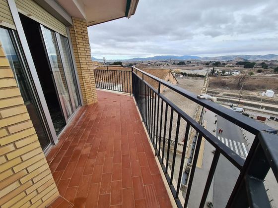 Foto 2 de Pis en venda a Villena de 4 habitacions amb balcó i ascensor