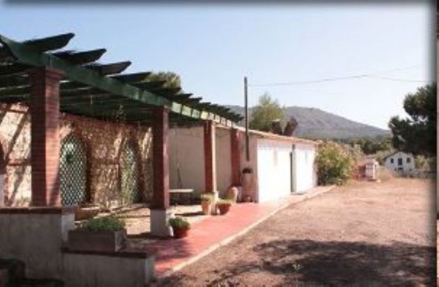 Foto 2 de Casa rural en venta en Ibi de 7 habitaciones con terraza y piscina