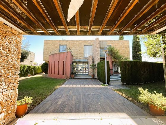 Foto 1 de Xalet en venda a La Siesta - El Salado - Torreta de 4 habitacions amb piscina i jardí