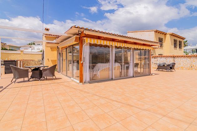 Foto 1 de Venta de casa adosada en Alfaz del Pi Pueblo-Urbanizaciones de 3 habitaciones con terraza y garaje
