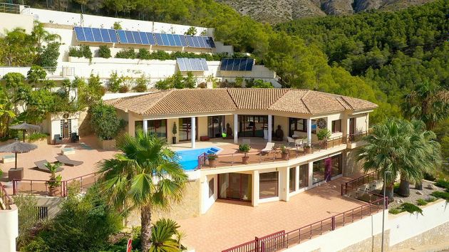 Foto 1 de Venta de casa en Callosa d´En Sarrià de 6 habitaciones con terraza y piscina