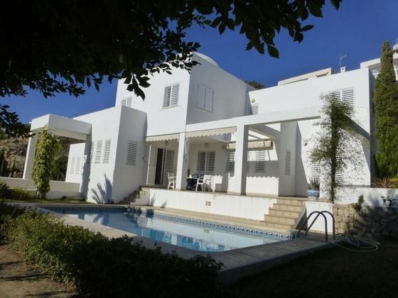 Foto 1 de Casa en venda a Villajoyosa ciudad de 6 habitacions amb terrassa i piscina