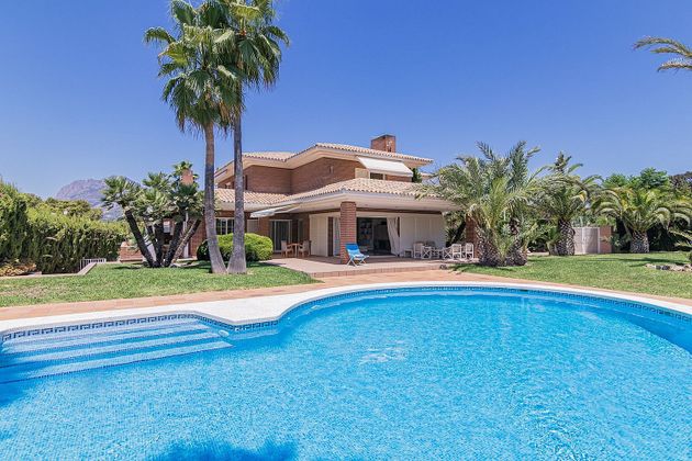 Foto 1 de Casa en venta en Rincón de Loix de 7 habitaciones con terraza y piscina