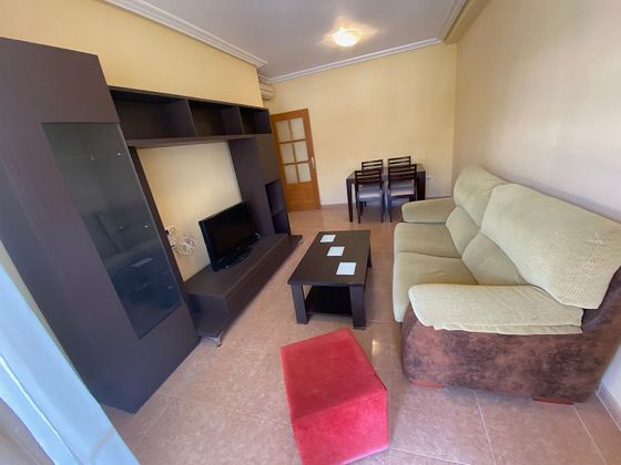 Foto 2 de Piso en venta en calle Villa Madrid de 2 habitaciones con terraza y aire acondicionado