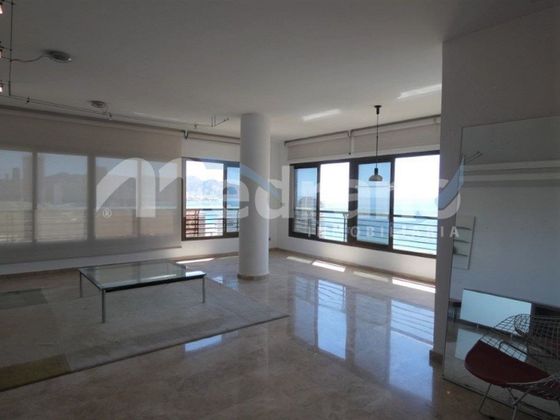 Foto 1 de Ático en venta en Playa de Poniente de 4 habitaciones con terraza y piscina