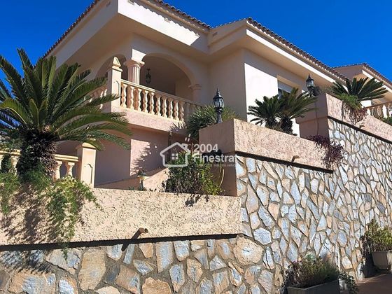 Foto 2 de Casa en venda a Nucia (la) de 4 habitacions amb terrassa i piscina