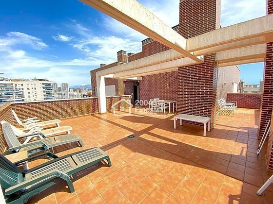 Foto 1 de Ático en venta en La Cala de Villajoyosa de 3 habitaciones con terraza y piscina