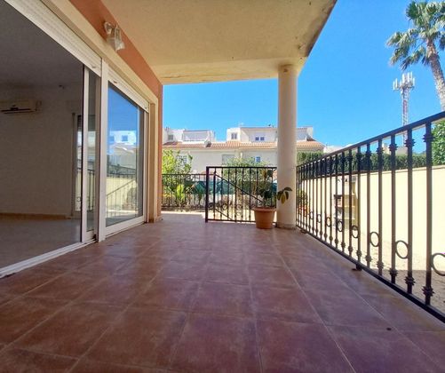 Foto 2 de Venta de casa en San Juan de Alicante/Sant Joan d´Alacant de 3 habitaciones con terraza y jardín