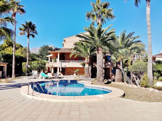 Foto 1 de Chalet en venta en Pueblo Levante de 5 habitaciones con terraza y piscina