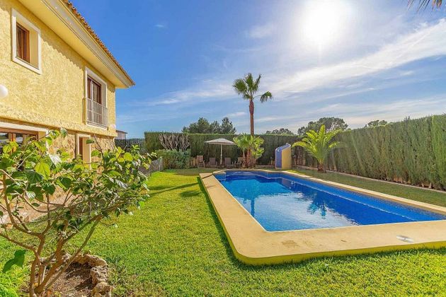 Foto 1 de Xalet en venda a Nucia (la) de 4 habitacions amb piscina i jardí
