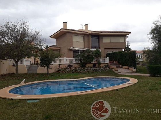 Foto 1 de Casa en venta en La Huerta de 4 habitaciones con terraza y piscina