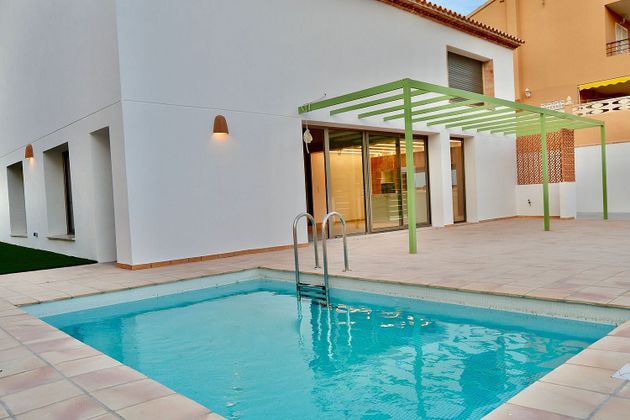 Foto 1 de Venta de chalet en Orxeta de 4 habitaciones con terraza y piscina
