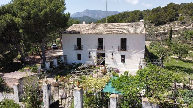 Foto 1 de Casa rural en venda a Relleu de 10 habitacions amb terrassa i jardí
