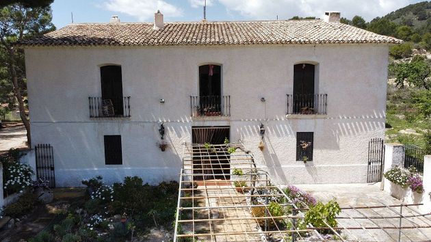 Foto 2 de Casa rural en venda a Relleu de 10 habitacions amb terrassa i jardí