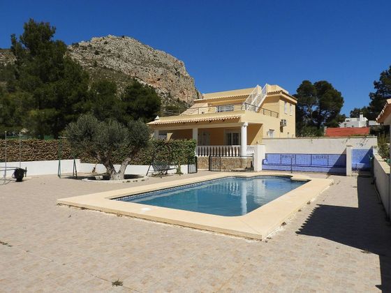 Foto 1 de Casa rural en venda a Finestrat pueblo de 4 habitacions amb terrassa i piscina