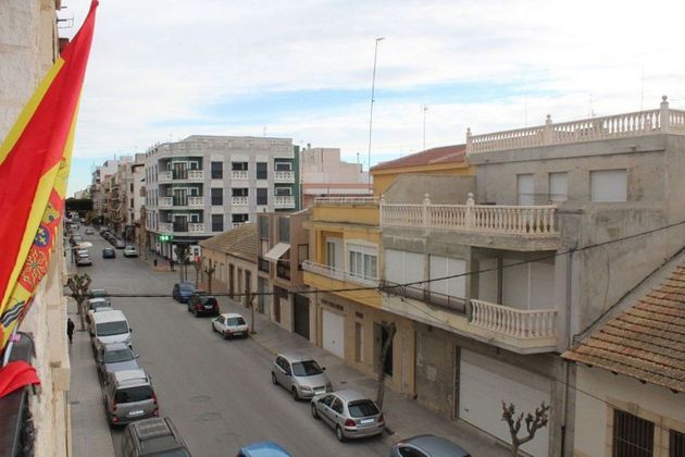 Foto 2 de Venta de piso en Almoradí de 2 habitaciones con balcón y aire acondicionado