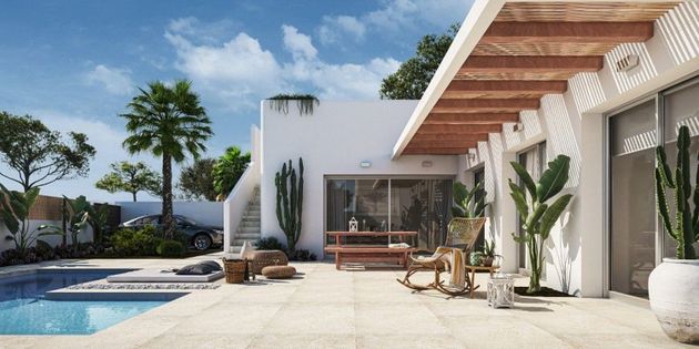Foto 1 de Casa en venta en Benijófar de 3 habitaciones con piscina