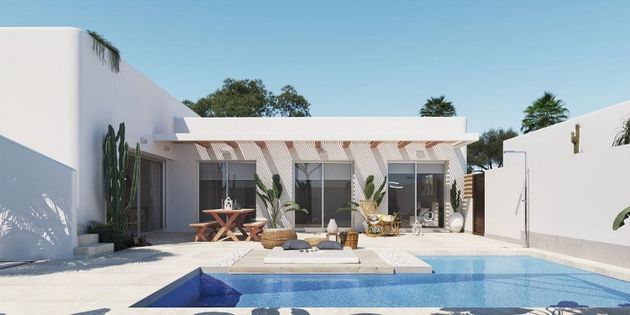 Foto 2 de Casa en venda a Benijófar de 3 habitacions amb piscina