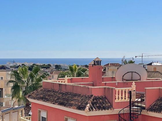 Foto 2 de Xalet en venda a calle Marbella de 4 habitacions amb terrassa i piscina