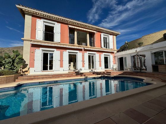 Foto 1 de Xalet en venda a Finestrat pueblo de 4 habitacions amb terrassa i piscina