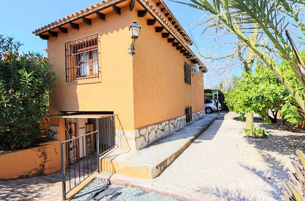 Foto 2 de Venta de chalet en El Montgó de 4 habitaciones con terraza y piscina