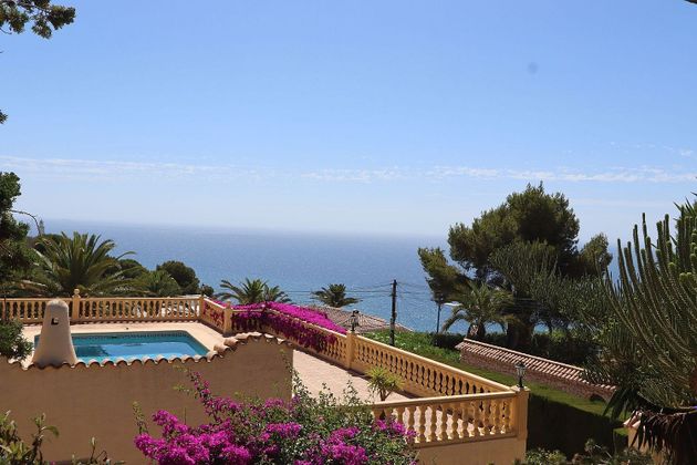 Foto 2 de Chalet en venta en Balcón al Mar-Cap Martí de 3 habitaciones con terraza y piscina