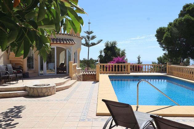 Foto 1 de Chalet en venta en Balcón al Mar-Cap Martí de 3 habitaciones con terraza y piscina