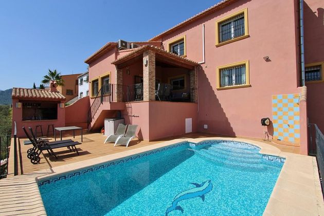 Foto 2 de Xalet en venda a Orba de 5 habitacions amb terrassa i piscina