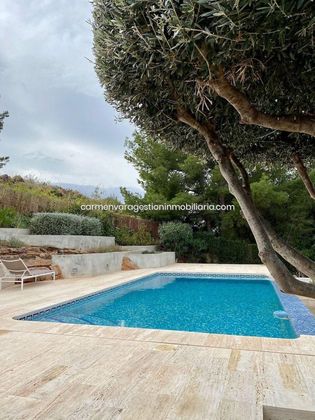 Foto 1 de Venta de casa en Los Monasterios-Alfinach de 5 habitaciones con terraza y piscina