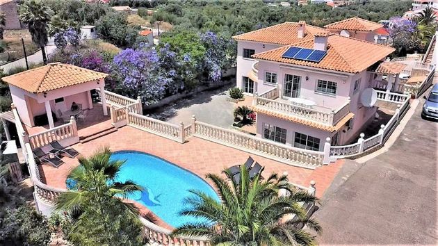 Foto 2 de Casa en venta en Orba de 6 habitaciones con terraza y piscina