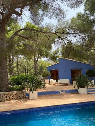 Foto 1 de Casa en venda a Pedreguer de 6 habitacions amb terrassa i piscina