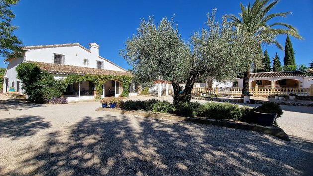 Foto 1 de Casa rural en venda a Pedreguer de 8 habitacions amb terrassa i piscina