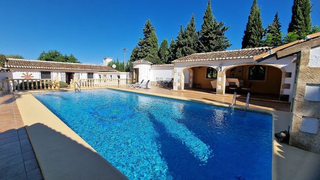 Foto 2 de Venta de casa rural en Pedreguer de 8 habitaciones con terraza y piscina
