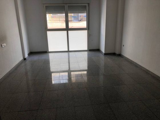 Foto 2 de Venta de piso en calle Juan Vazquez de Mella de 2 habitaciones con garaje y ascensor