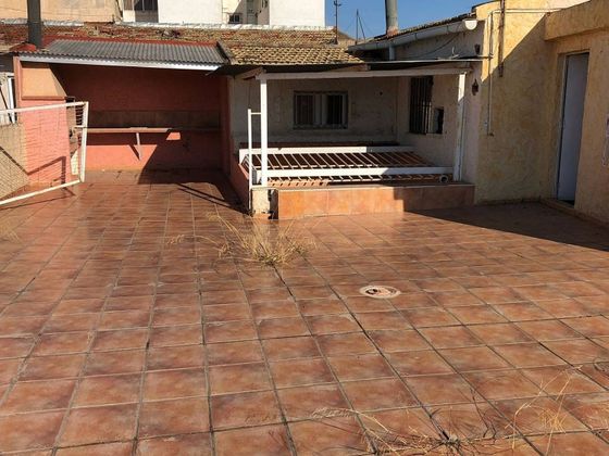 Foto 1 de Casa en venda a calle Hipólito Juan de 4 habitacions amb terrassa i garatge