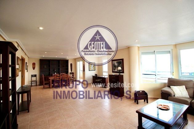 Foto 1 de Pis en venda a Centro - Torrevieja de 5 habitacions amb terrassa i garatge