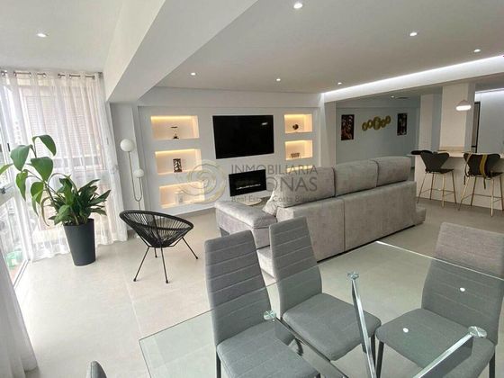 Foto 1 de Piso en alquiler en Ensanche - Diputación de 3 habitaciones con muebles y aire acondicionado