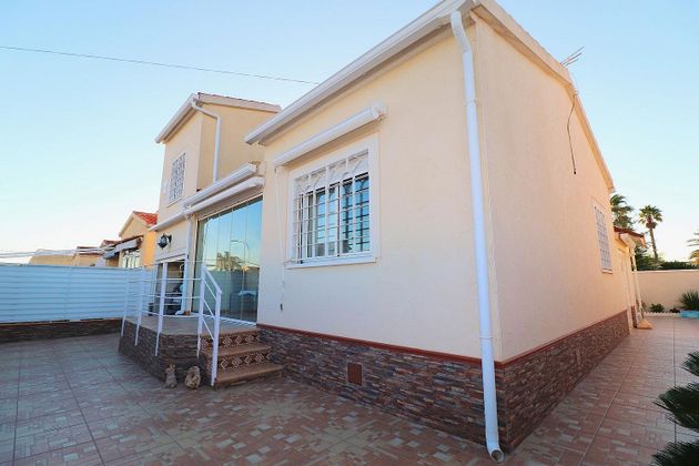 Foto 2 de Chalet en venta en San Fulgencio de 3 habitaciones con terraza y garaje