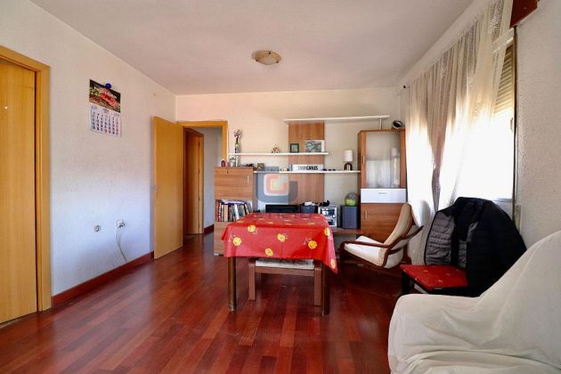 Foto 2 de Pis en venda a Cuatrocientas Viviendas de 4 habitacions amb terrassa i balcó