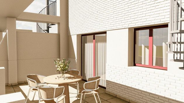 Foto 2 de Àtic en venda a calle Cisne de 2 habitacions amb terrassa i garatge