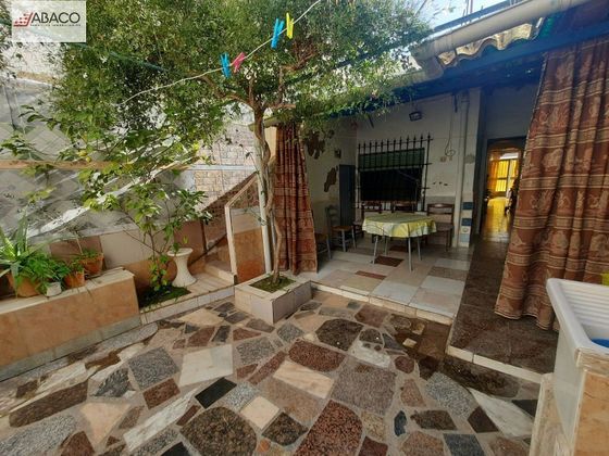 Foto 1 de Casa en venda a calle Rafael Escolano de 4 habitacions amb terrassa