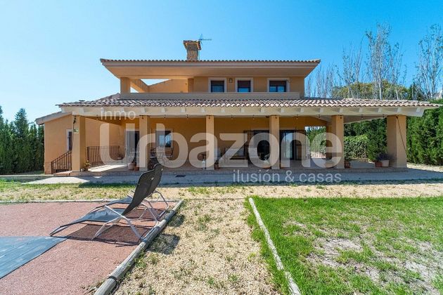 Foto 1 de Chalet en venta en La Huerta de 5 habitaciones con terraza y piscina